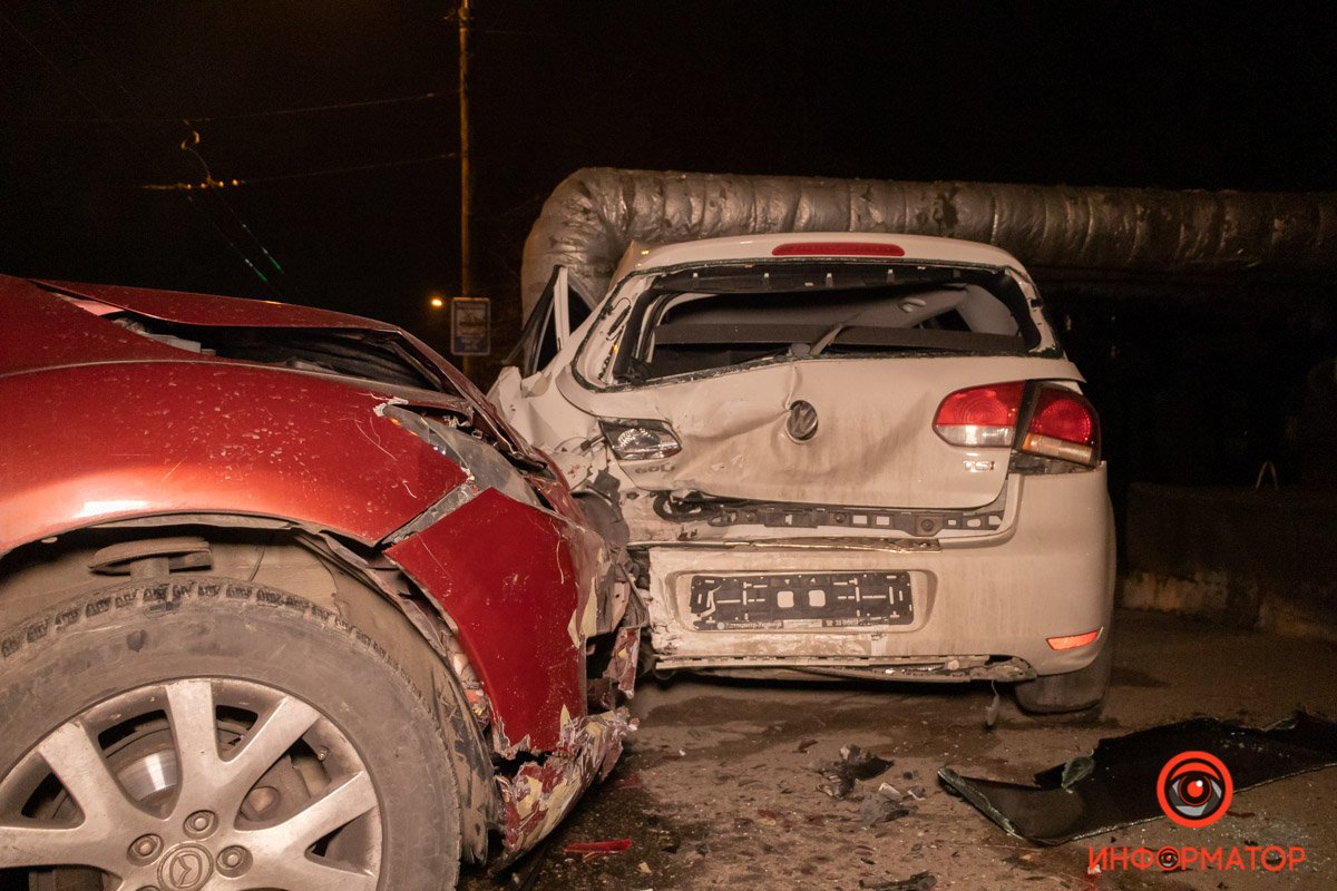 Столкнулись Mazda и Volkswagen