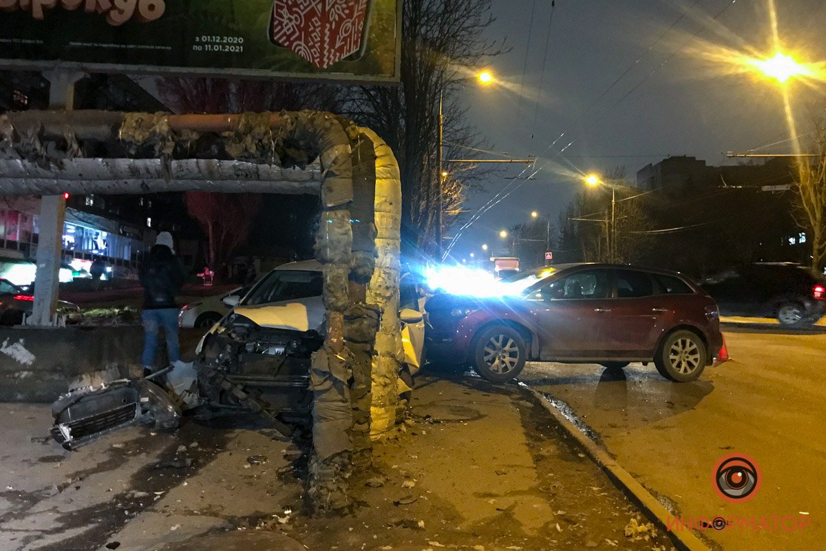 Занята крайняя права полоса в сторону проезда Гальченко