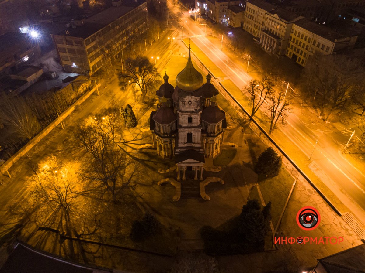 Не вписывается в современный концепт города и в то же время украшает его Не вписывается в современный концепт города и в то же время украшает его