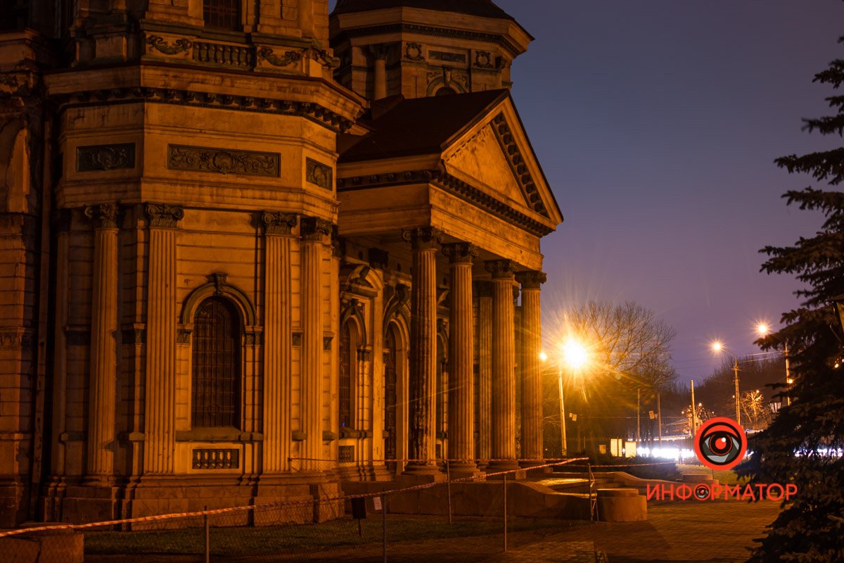 Строили на средства рабочих Строили на средства рабочих