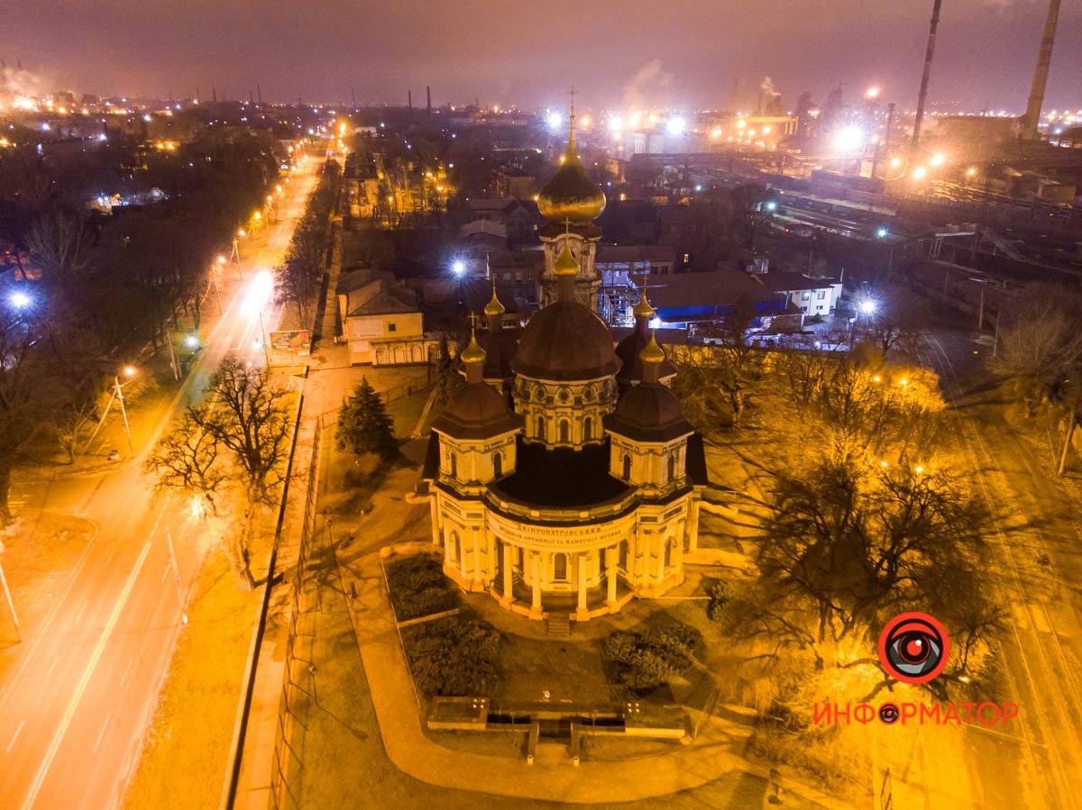 Сооружение с вековой историей в лучах современной иллюминации Сооружение с вековой историей в лучах современной иллюминации