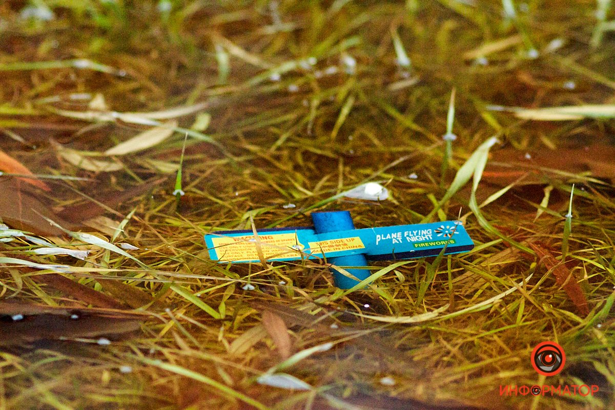 Людям почему-то нравится сваливать мусор в такие места, где еще сохранилась природа...