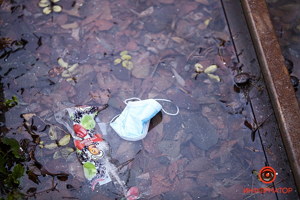 На случай, если вы все еще сомневаетесь в том, что большинству плевать на пандемию