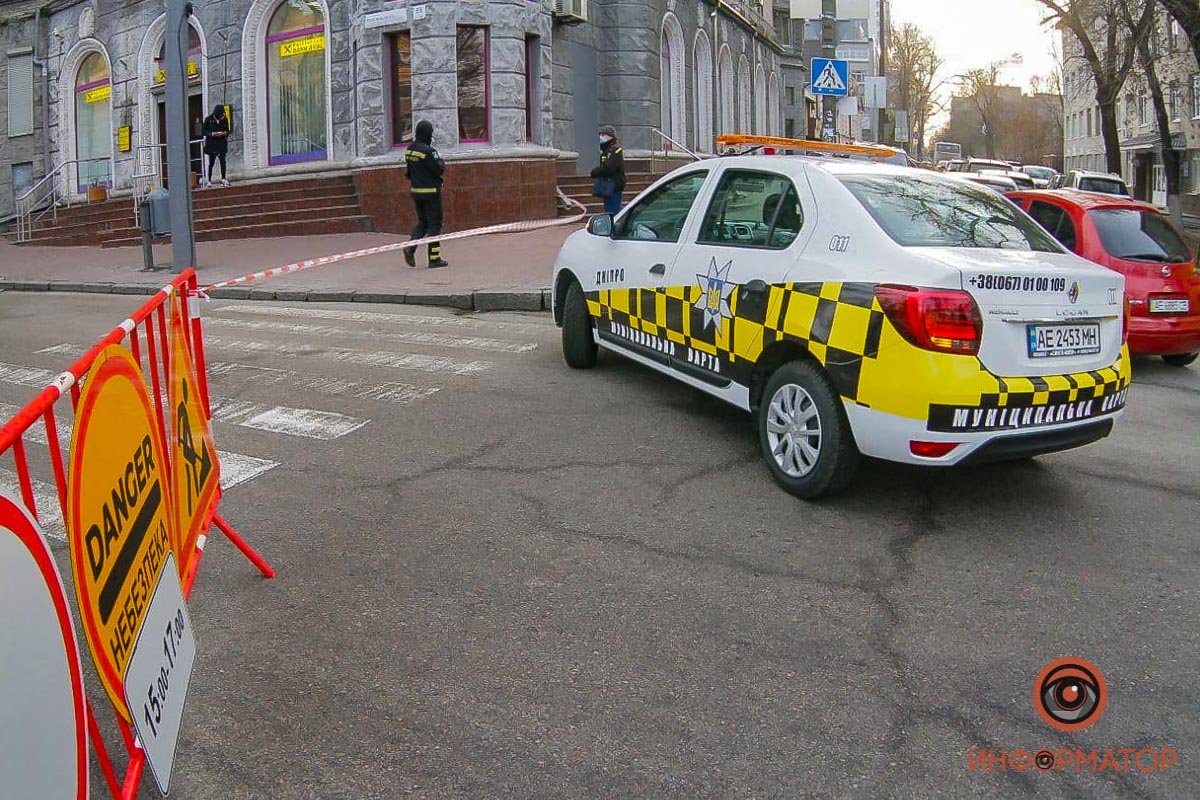 На месте дежурят сотрудники патрульной полиции и КП «Муніципальна варта» На месте дежурят сотрудники патрульной полиции и КП «Муніципальна варта»