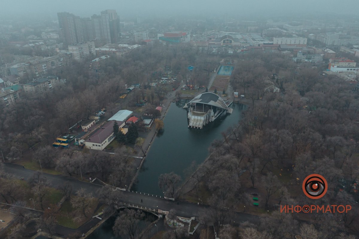 Я знаю наизусть пятьдесят телефонов, 