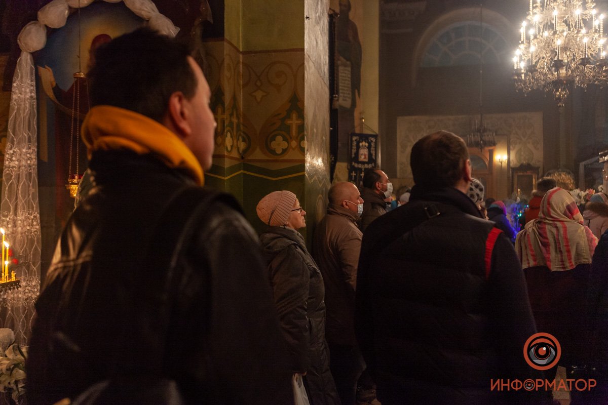 Большая часть прихожан не носила маски