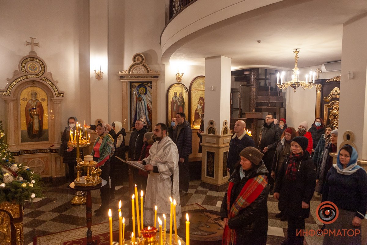 В карантин прихожан стало меньше