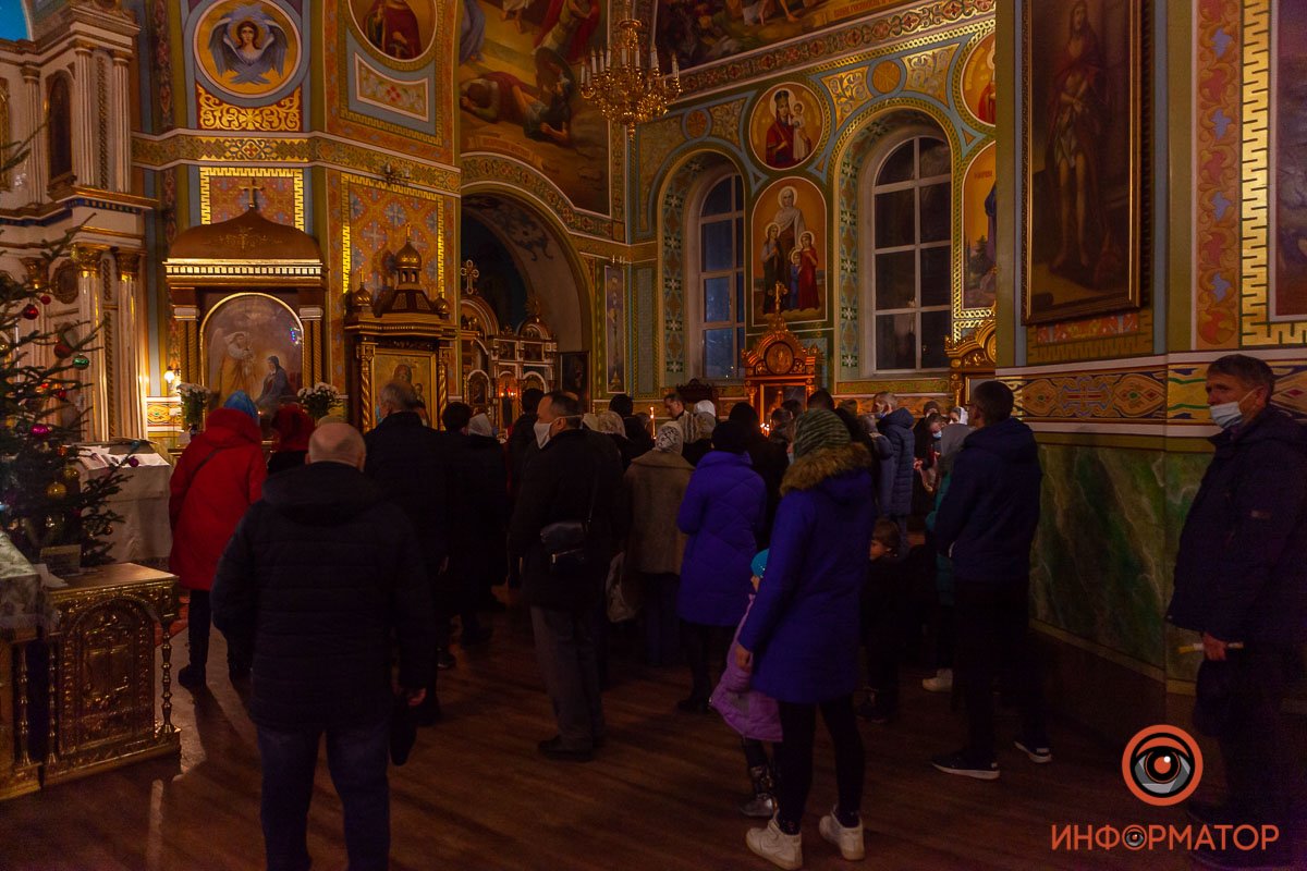 Почти все были в масках