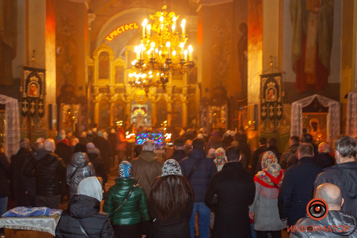 Больше всего людей ночью было в Свято-Троицком соборе
