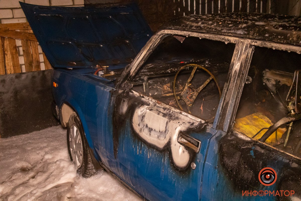 В автомобиле загорелось топливо