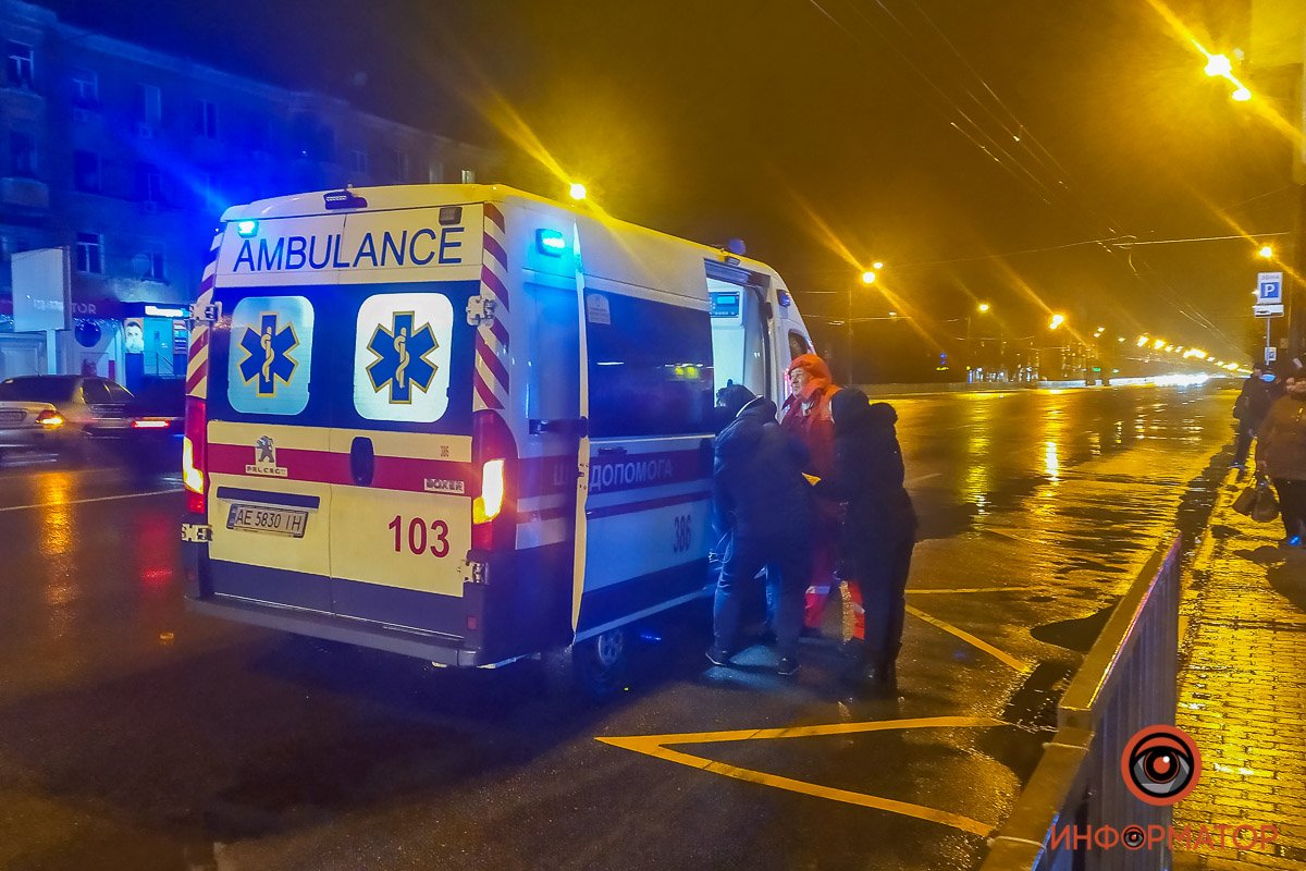 Водителя Nissan госпитализировали Водителя Nissan госпитализировали