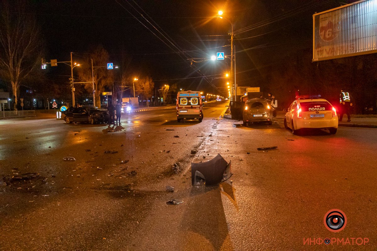 Авария произошла на перекрестке Авария произошла на перекрестке