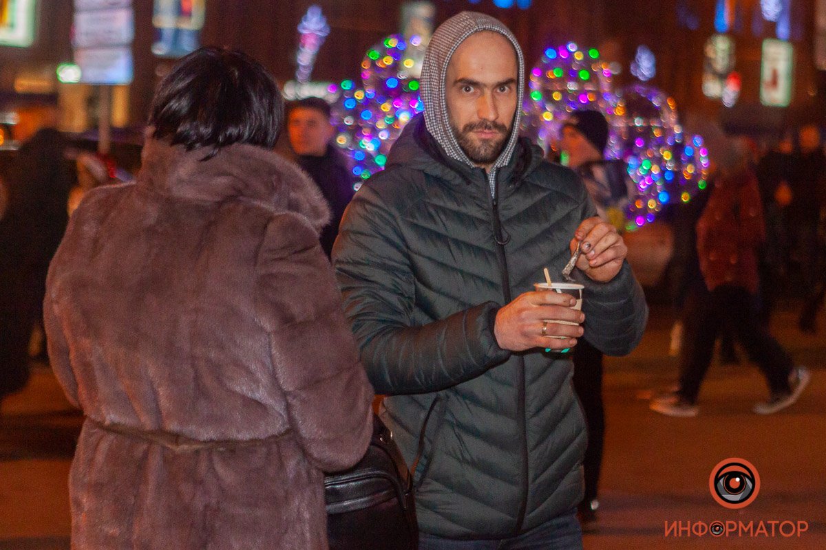 Из-за усиления карантина людей меньше не стало Из-за усиления карантина людей меньше не стало