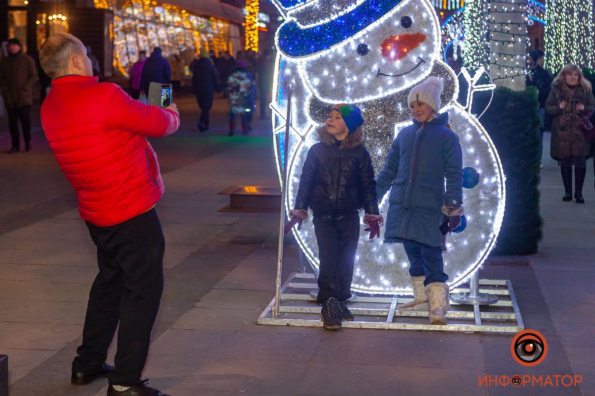 На Короленко также многолюдно На Короленко также многолюдно