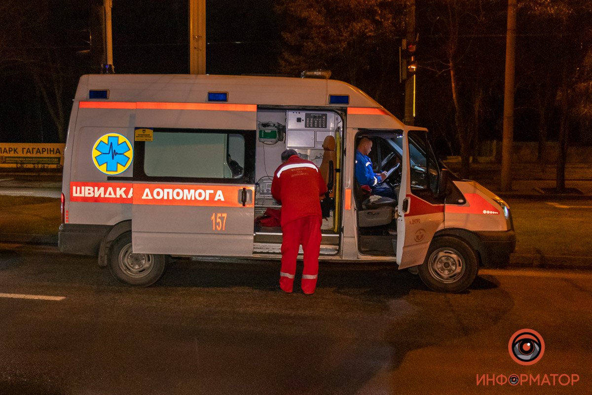 Скорая забрала пострадавшую в больницу № 16 Скорая забрала пострадавшую в больницу № 16