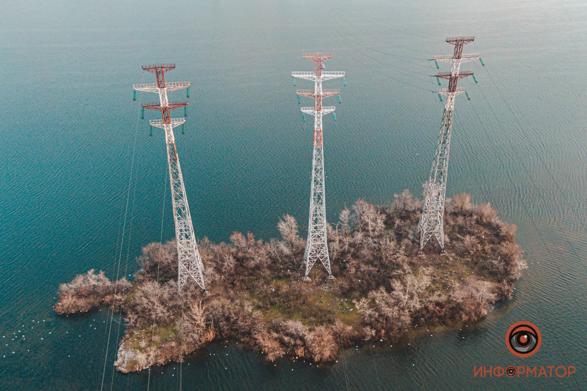 О том, как он появился здесь и что пережил за все года своего существования, остается только догадываться