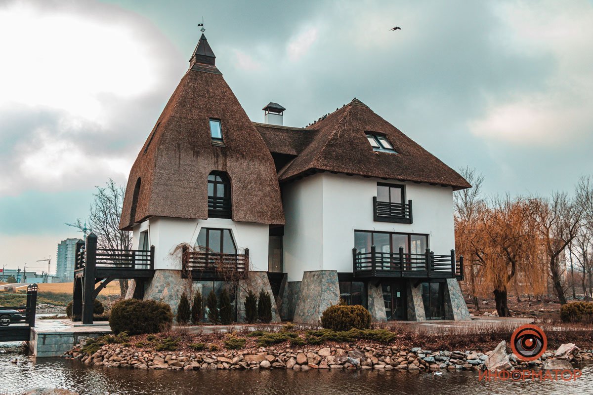 Не хватает только ветряной мельницы рядом Не хватает только ветряной мельницы рядом