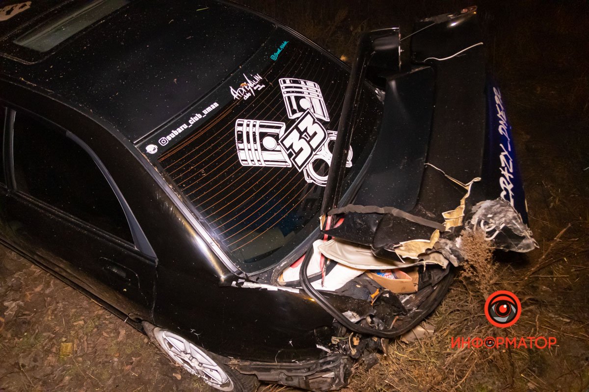 На скользкой дороге Subaru занесло На скользкой дороге Subaru занесло