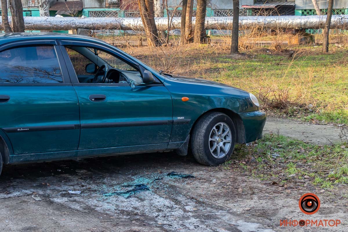 Возле детского сада Возле детского сада
