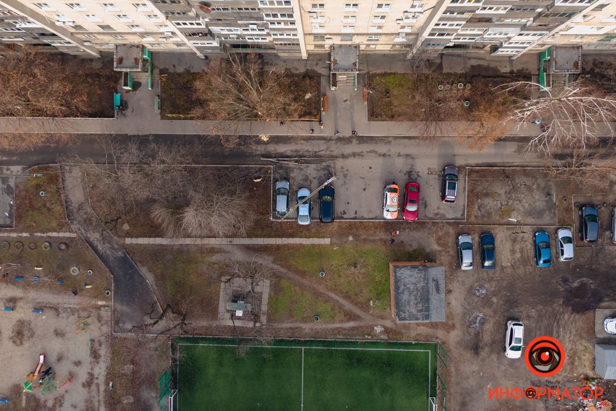 На место вызвали службы