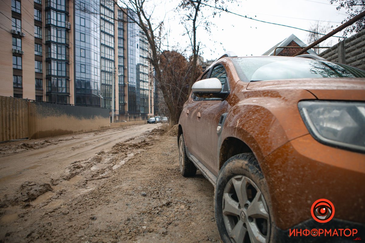 Брызги из-под колес попадают на все поверхности