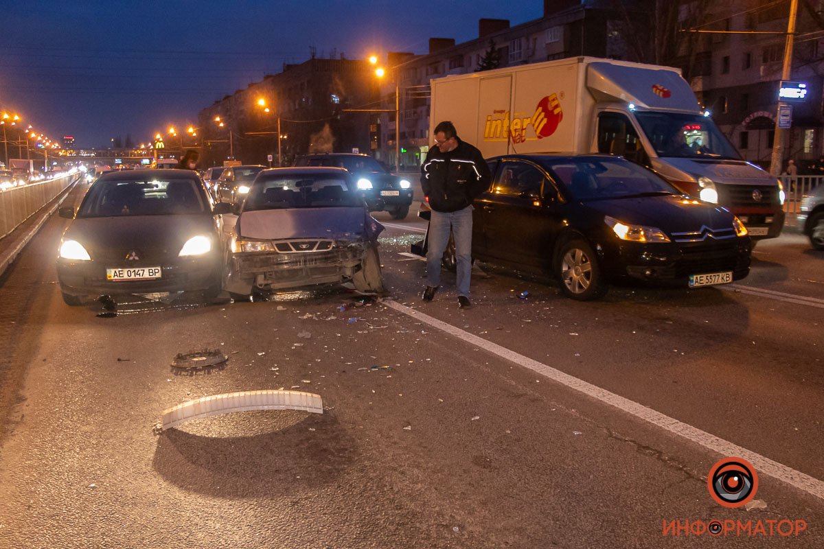На Слобожанском пьяный мужчина на Daewoo влетел в Citroen и Mitsubishi