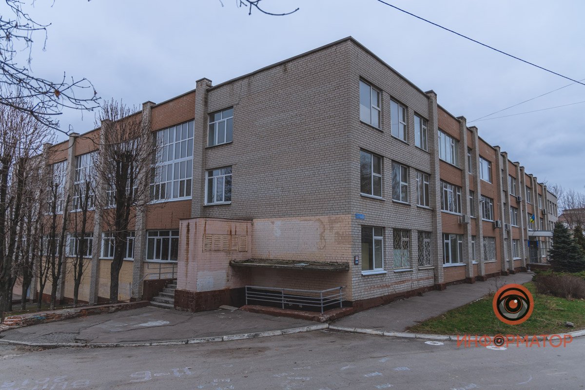 С 25 января учеников и преподавателей переведут в другие школы
