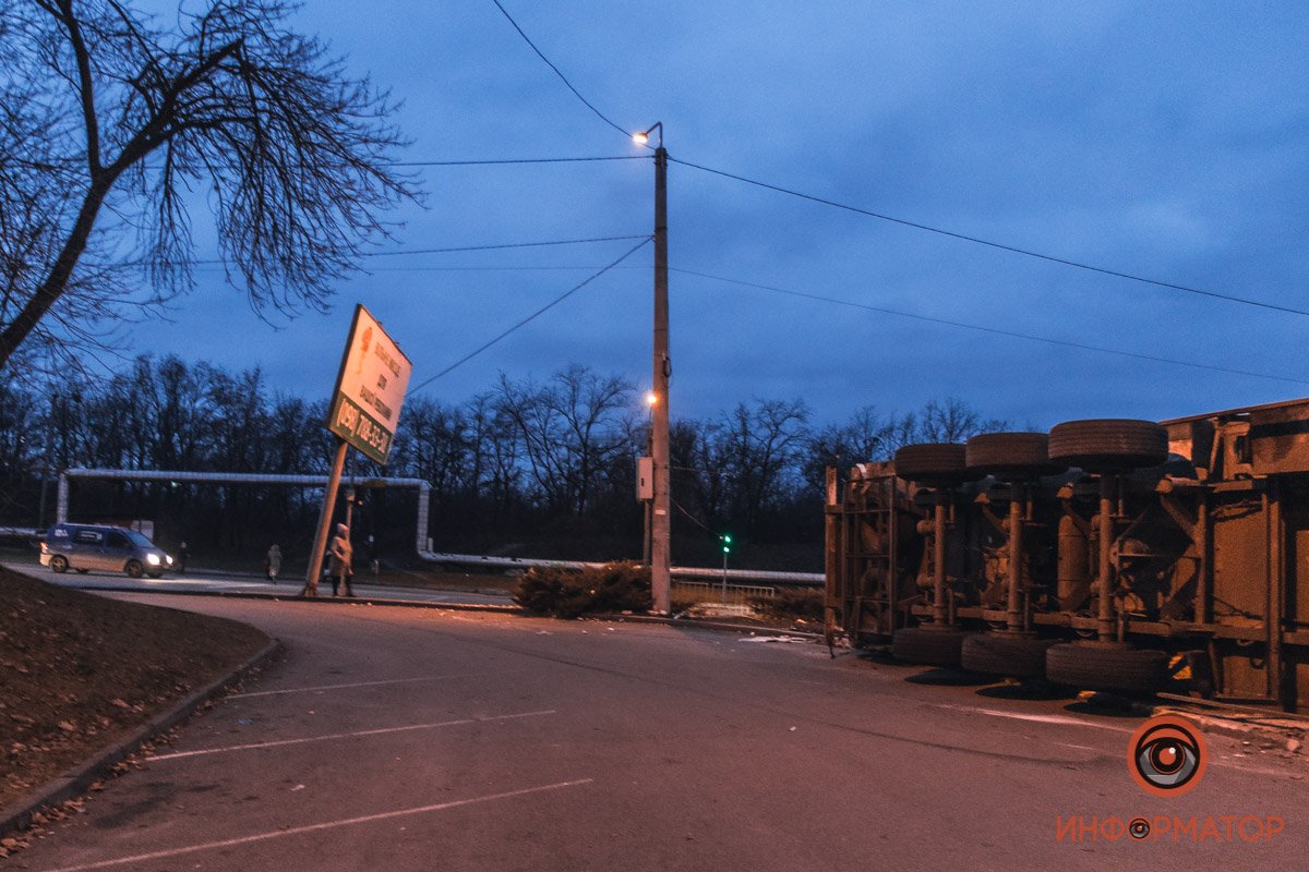 Далеко не первое ДТП с грузовиками на Космической Далеко не первое ДТП с грузовиками на Космической