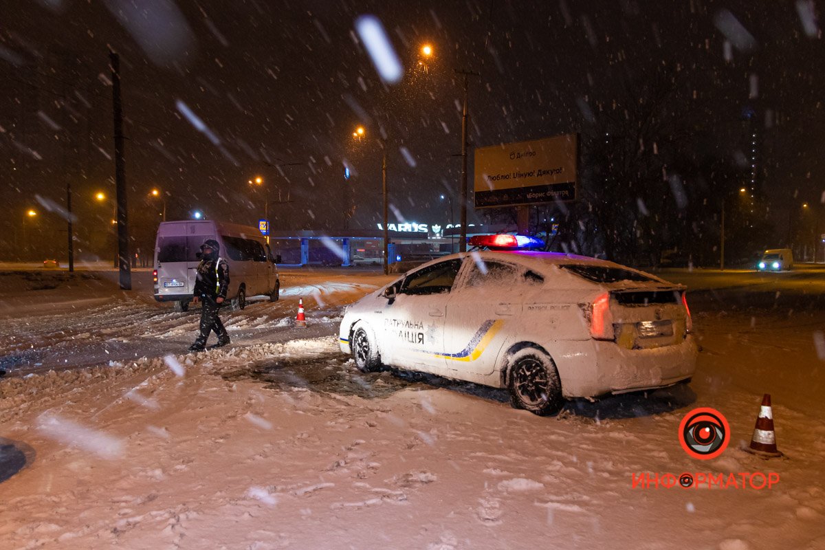 Днепр дождался снегопада