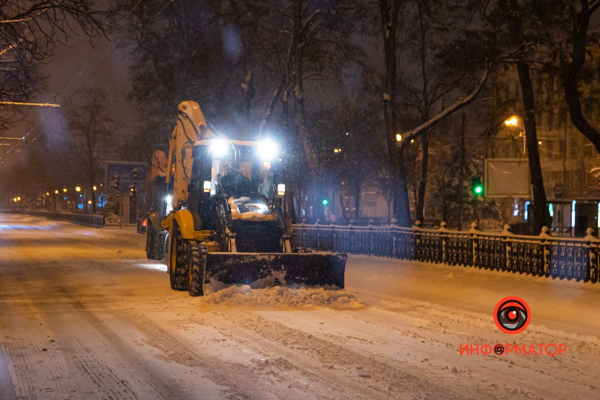 По центральным магистралям проехалась тяжелая техника