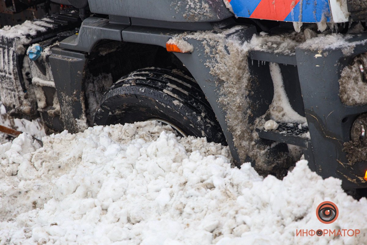 Не советуем вам прижиматься к обочине на этом участке дороги