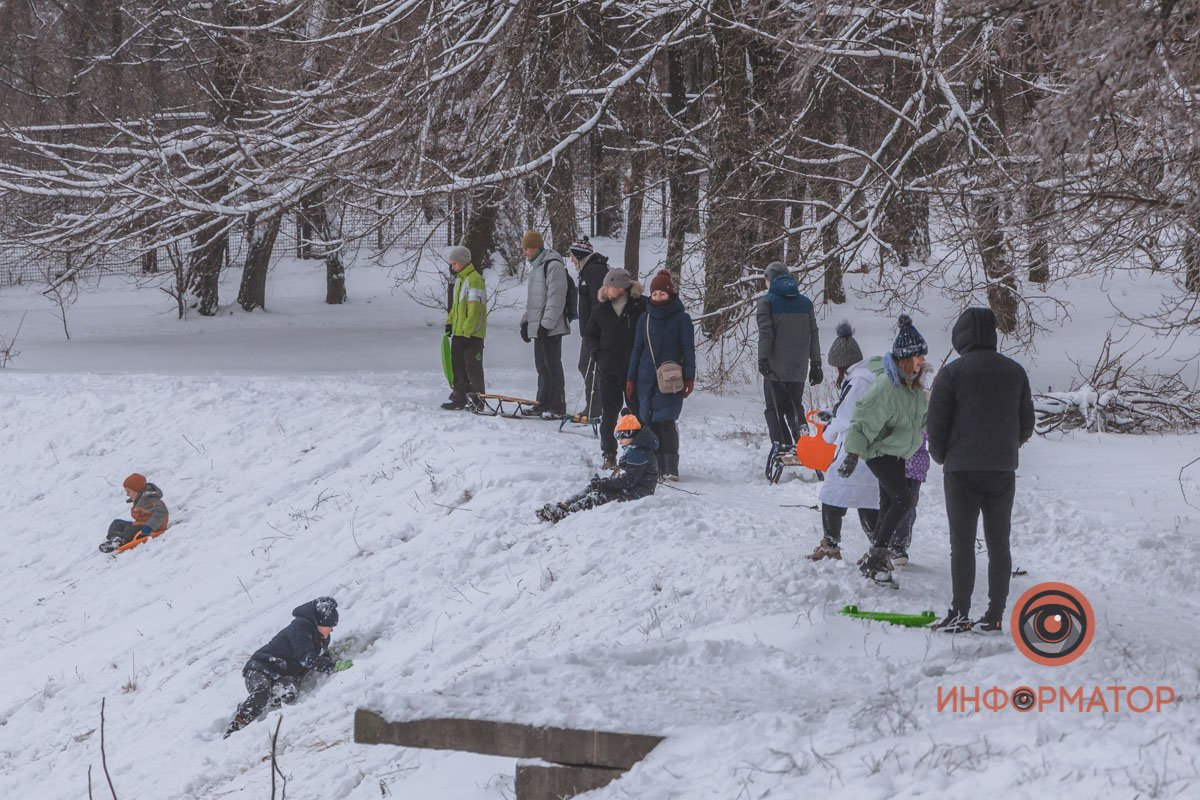 Здесь многолюдно Здесь многолюдно
