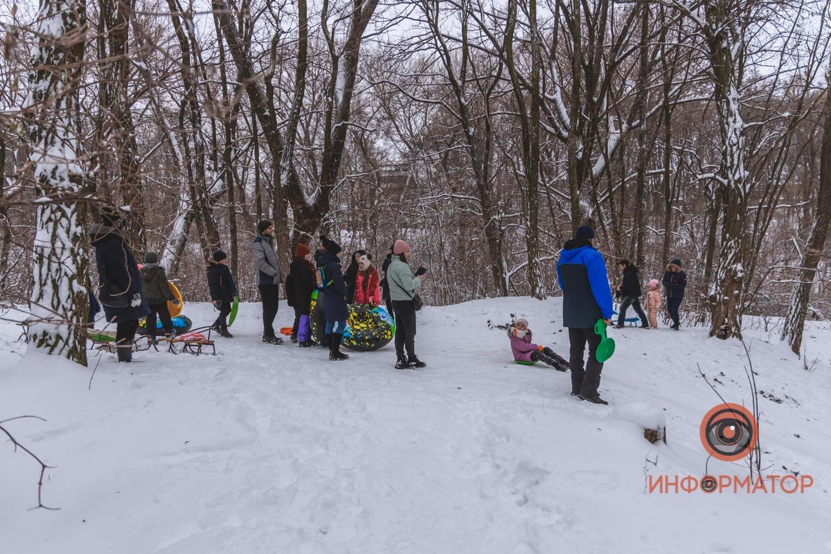 Здесь также много людей Здесь также много людей