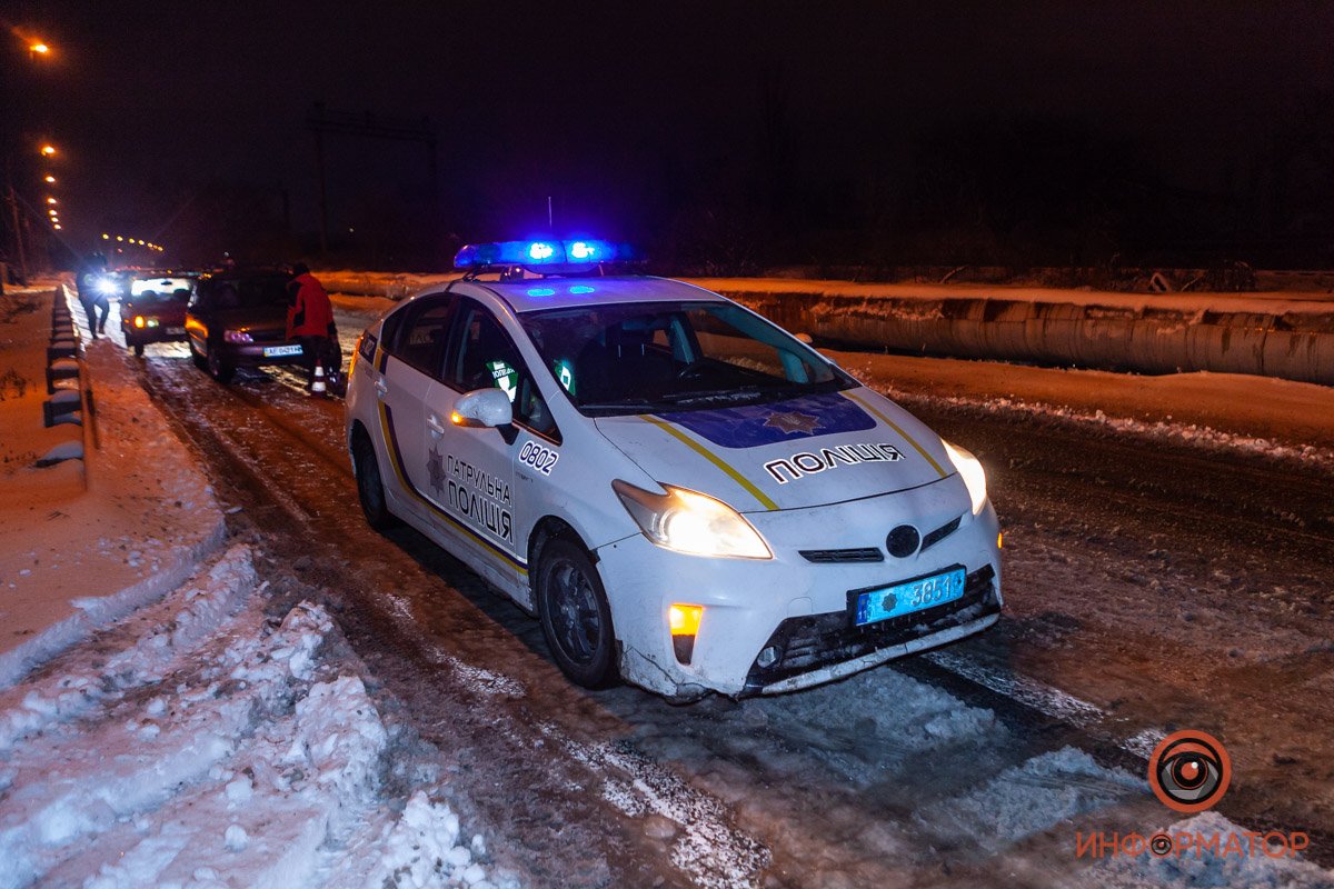 Скорые забрали пострадавших в больницу №16 Скорые забрали пострадавших в больницу №16