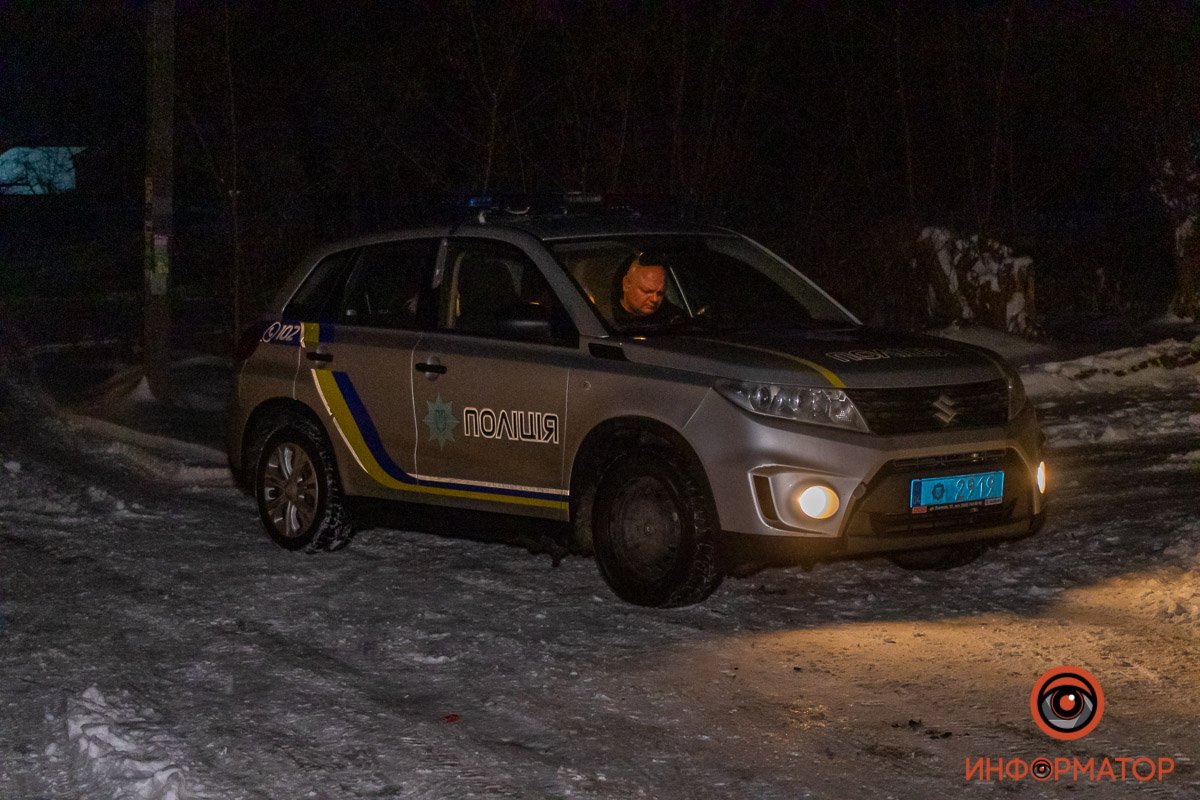 На месте дежурили полицейские и медики