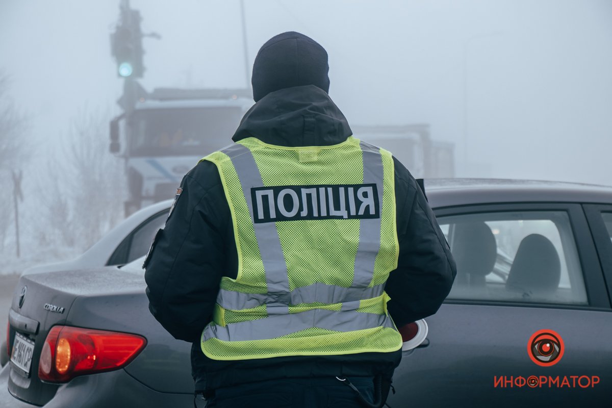 На место прибыли сотрудники полиции На место прибыли сотрудники полиции