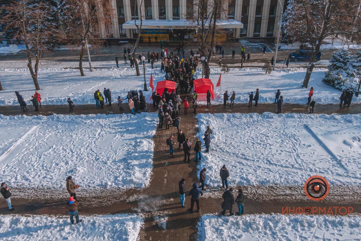 Митингующие уверяют, что не имеют отношение к партии Митингующие уверяют, что не имеют отношение к партии