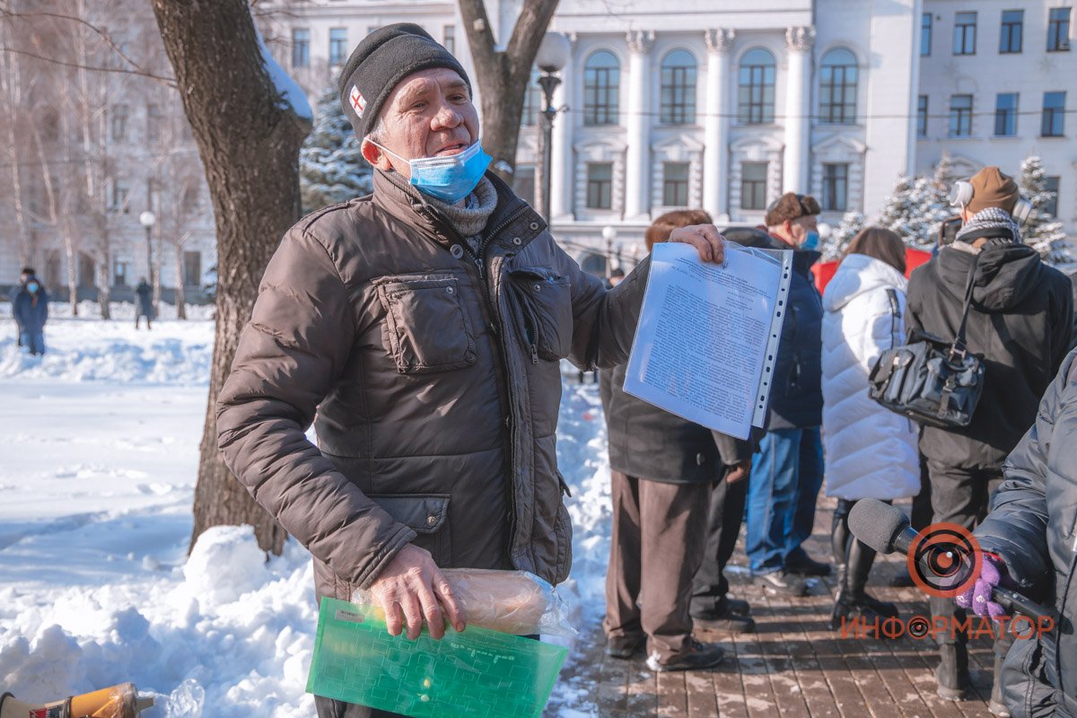 Многие были в масках. Но не все носили их на лице Многие были в масках. Но не все носили их на лице