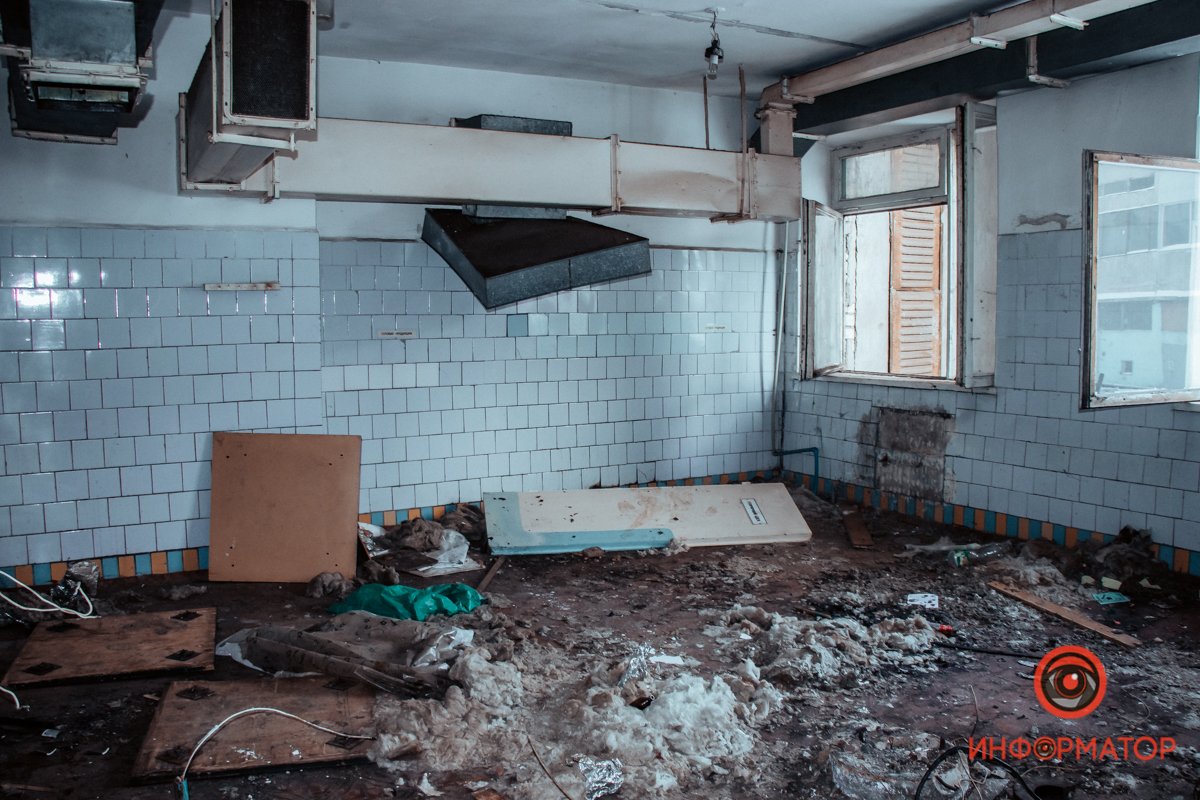 Еще не весь металл увезли Еще не весь металл увезли