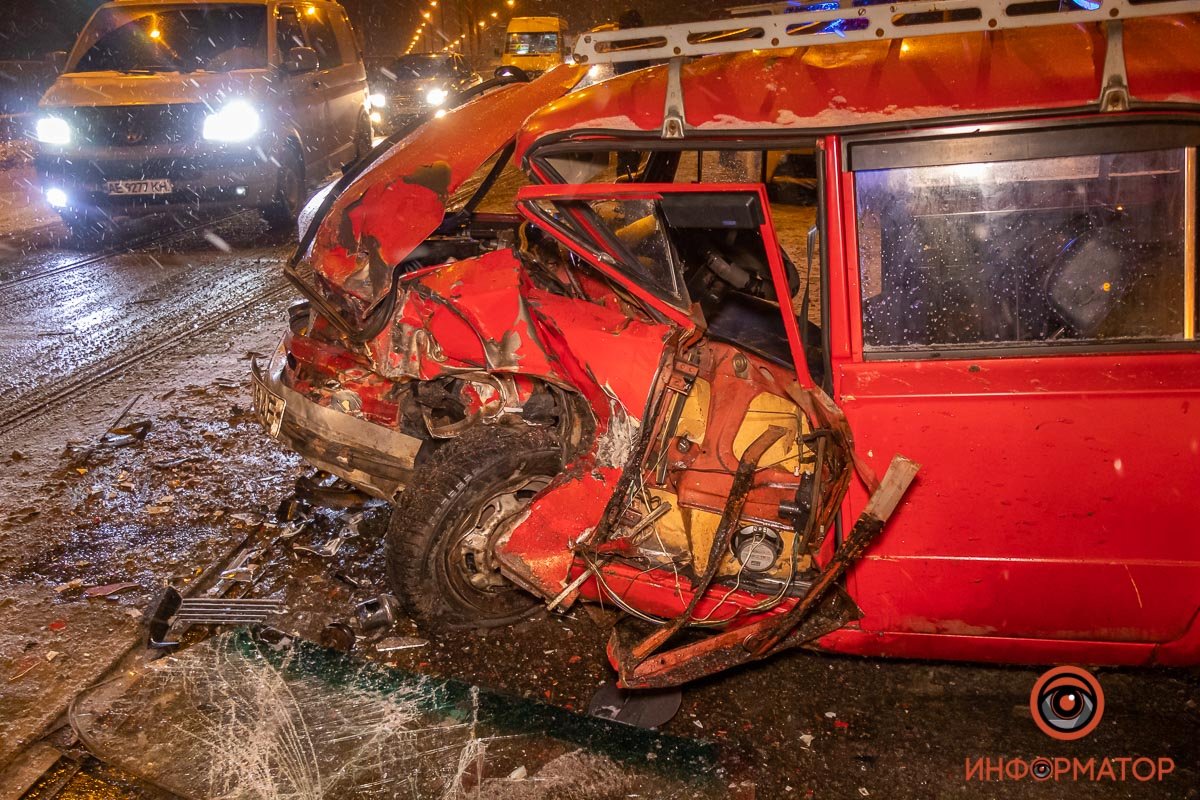 Автомобиль Dacia "выкинуло" в ВАЗ Автомобиль Dacia "выкинуло" в ВАЗ