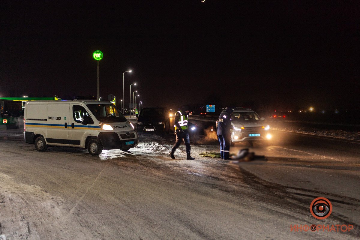 Авария произошла напротив заправки WOG на Донецком шоссе Авария произошла напротив заправки WOG на Донецком шоссе
