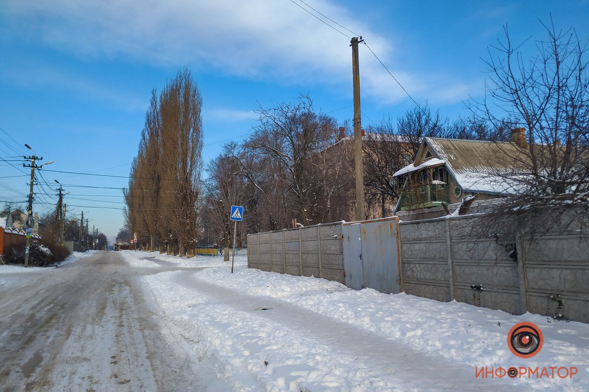 Пока температура воздуха уверенно держится на отметке -18°, люди сидят в холодных домах и квартирах без света