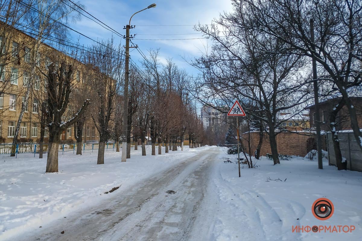 Как рассказывают местные жители, на высоковольтной линии произошла авария