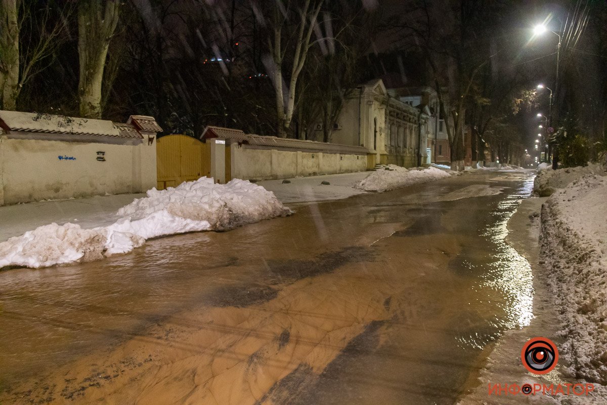 Улица превратилась в реку Улица превратилась в реку