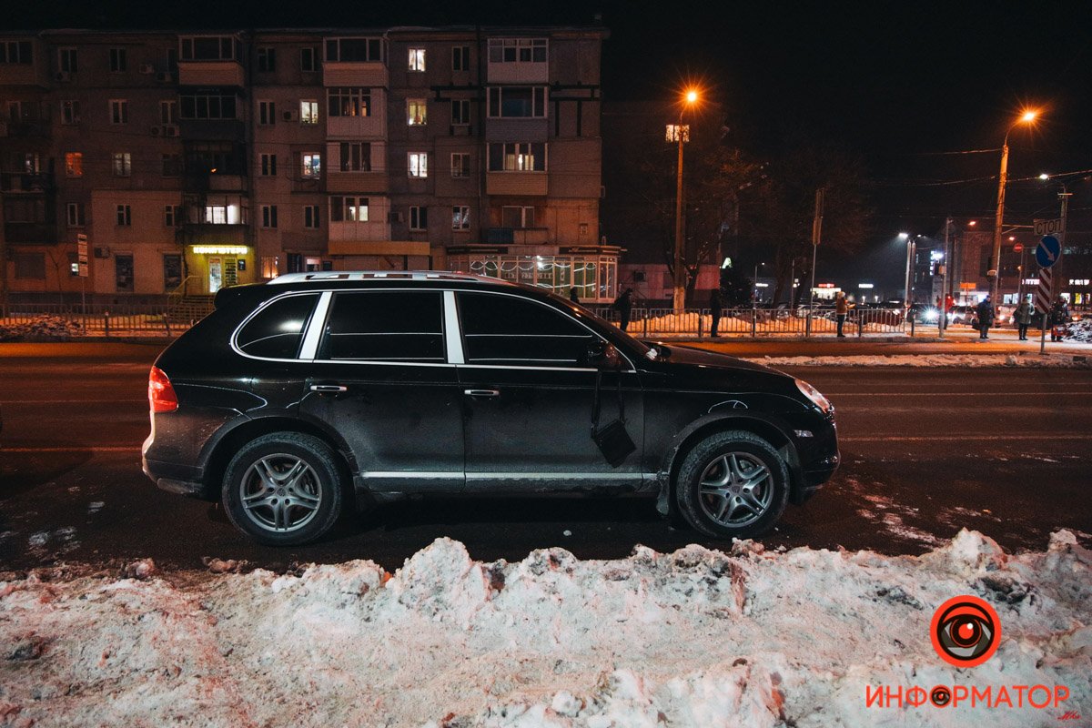 На Погребняка полицейские остановили водителя Porsche Cayenne по ориентировке На Погребняка полицейские остановили водителя Porsche Cayenne по ориентировке