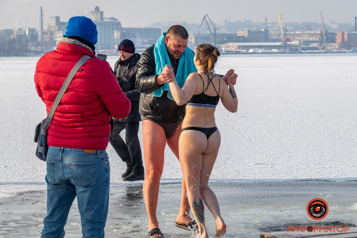 Все заранее готовились к окунаниям