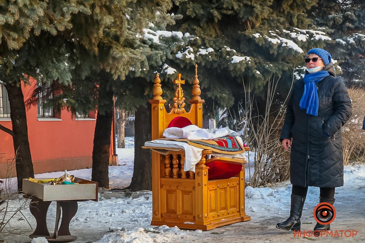 Недалеко от Днепра полыхает церковь 13