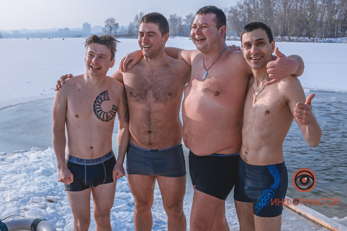 Делают вид, что им понравилось )