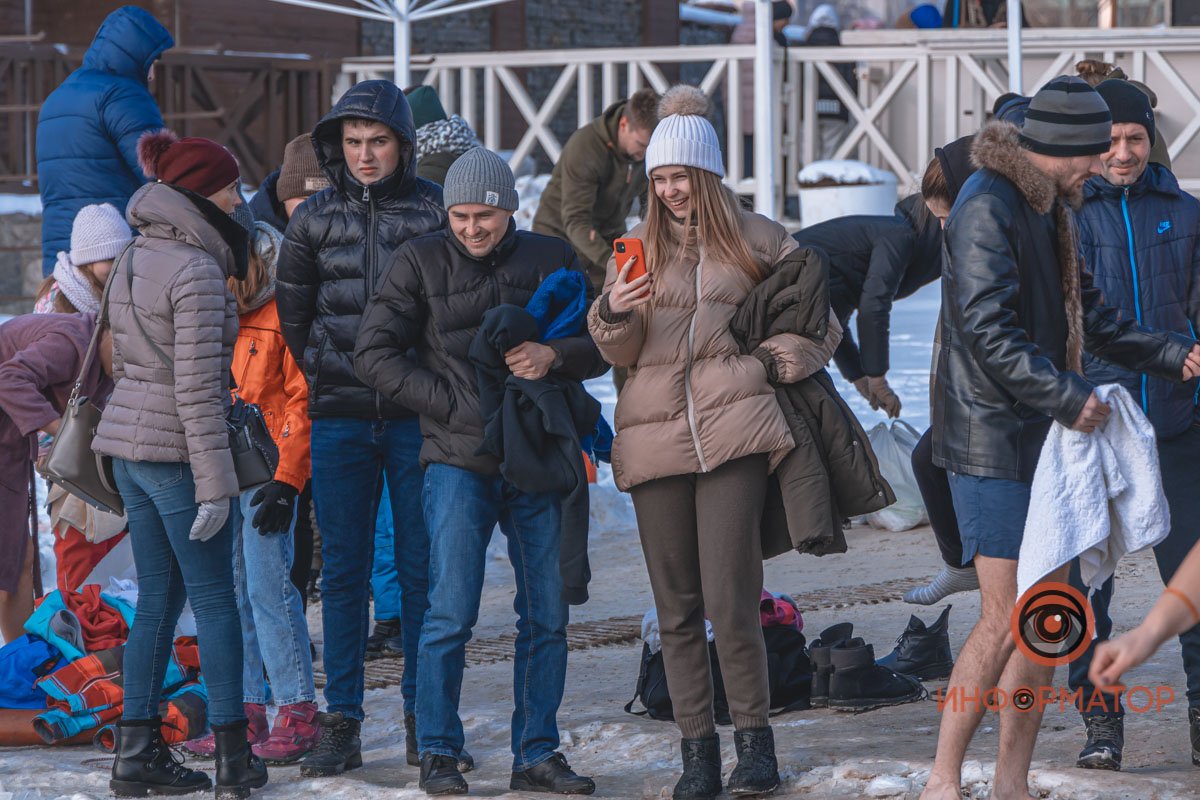 Ха-ха-ха, им холодно, а мне - нет :)