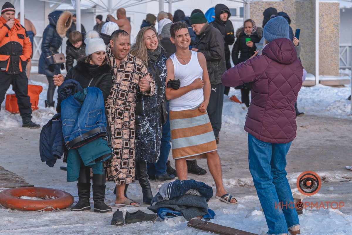 Угадайте - кто уже окунался :)